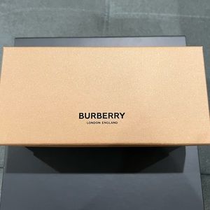 Attention Burberry Lovers!!!! Brand New Bb Sunglas